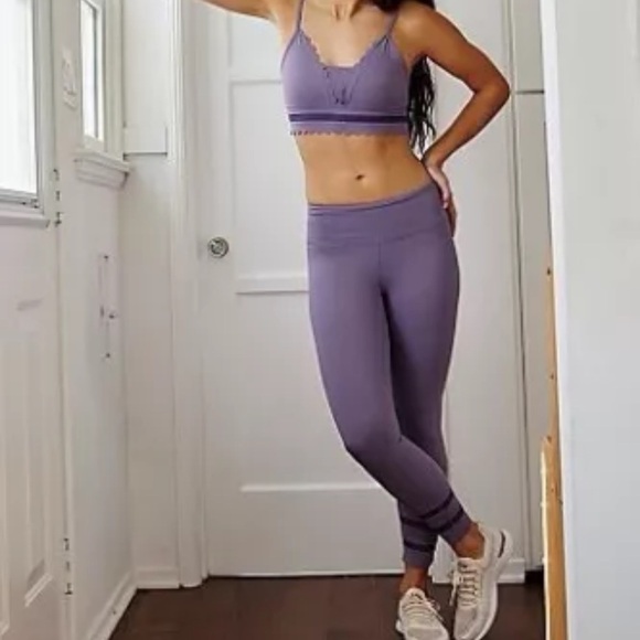 Free People Movement Genesis Scallop Eyelet Hem Legging - Picture 1 of 10